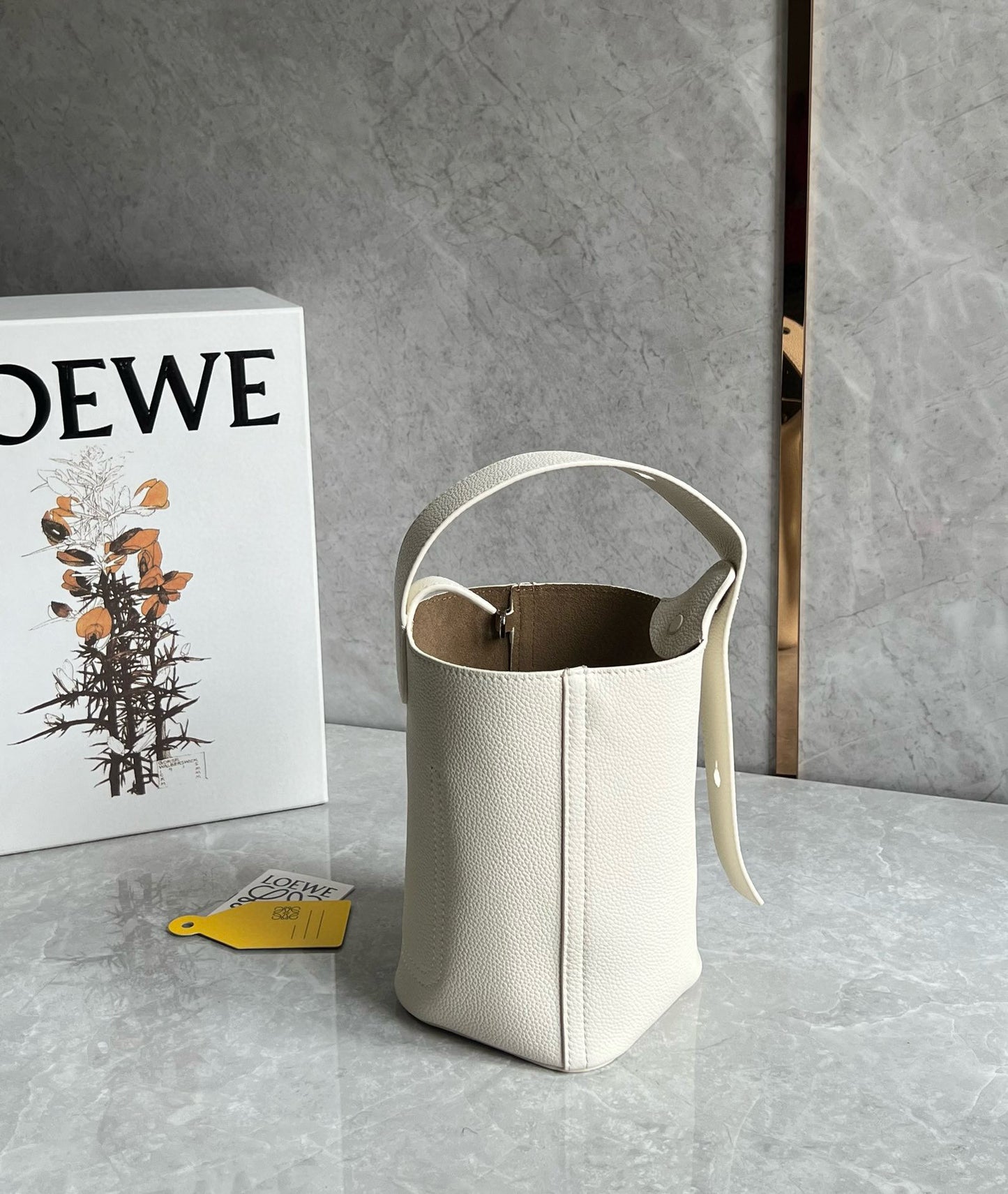 LOEW MINI PEBBLE BUCKET BAG