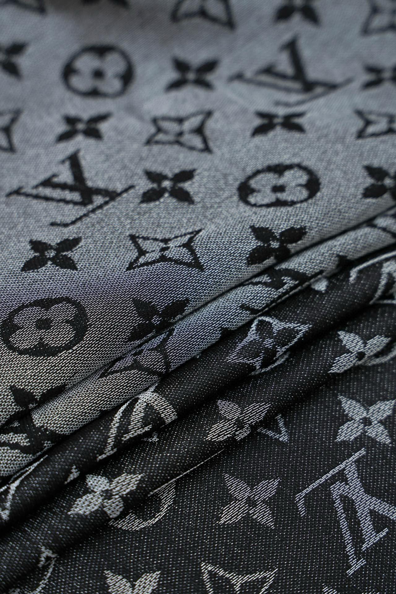 LOU SHAWL