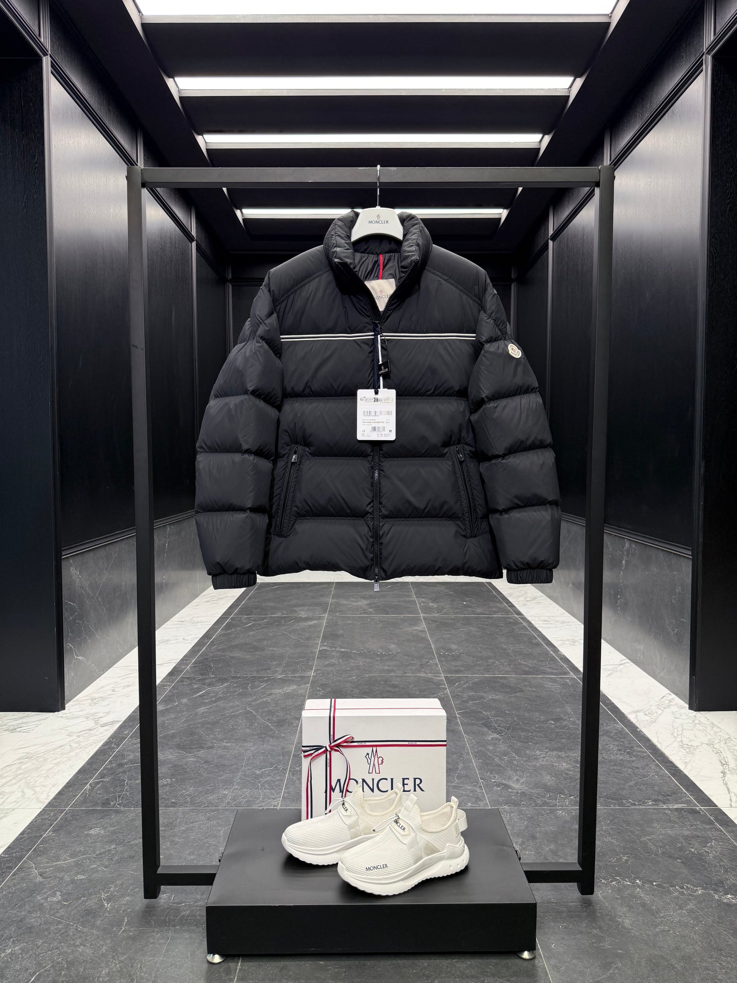 MONC BOUVAQUE JACKET
