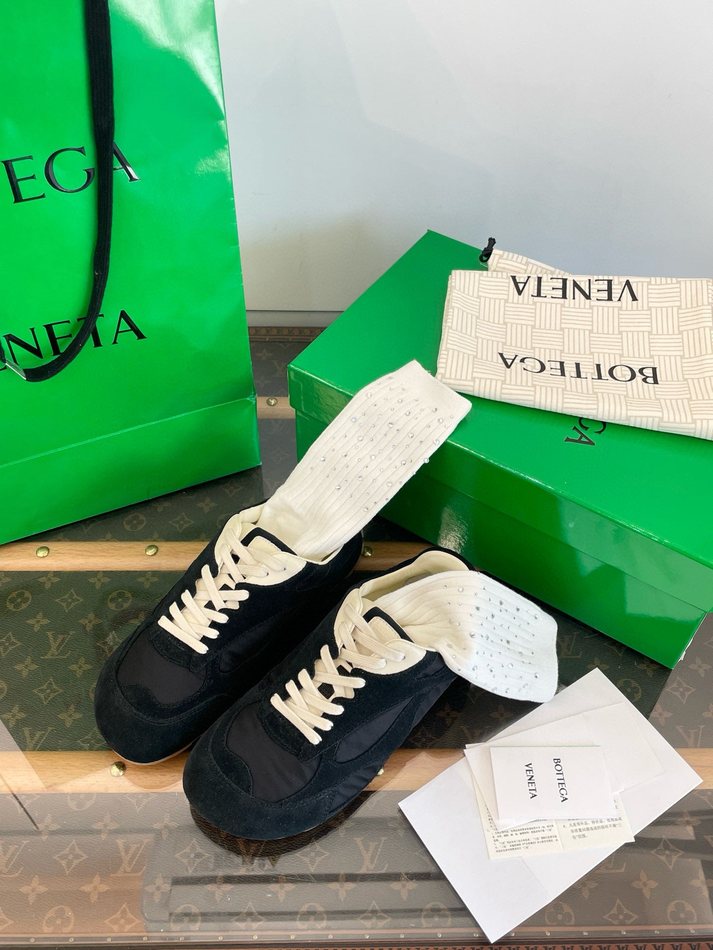 BOTT V ORBIT SNEAKER