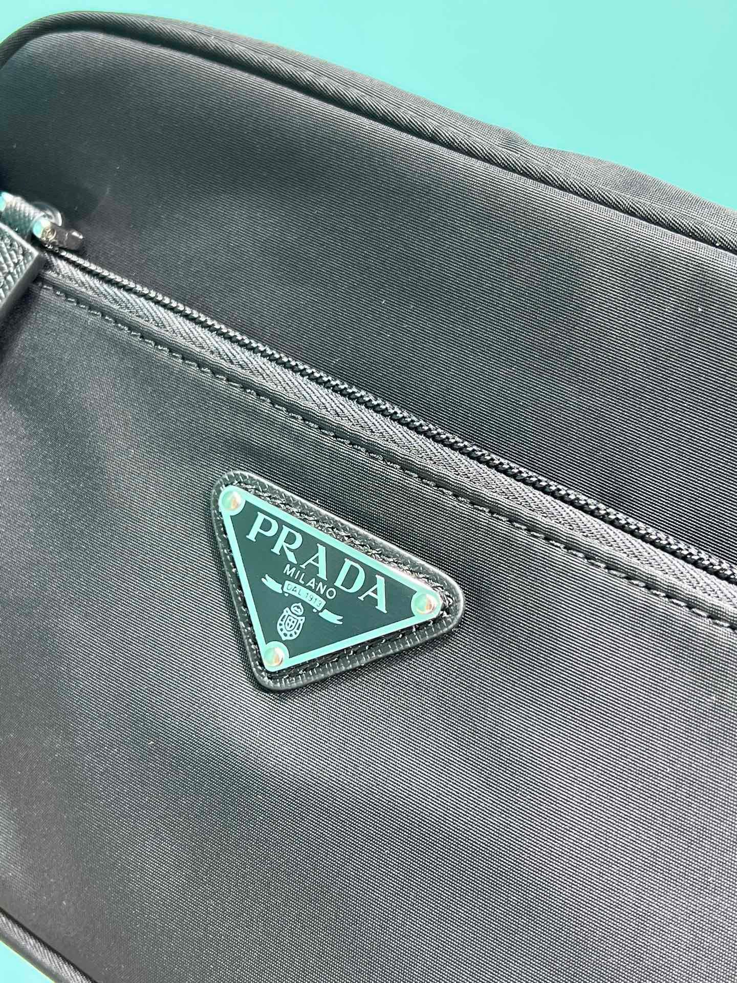 PD RE-NYLON SHOULDER BAG