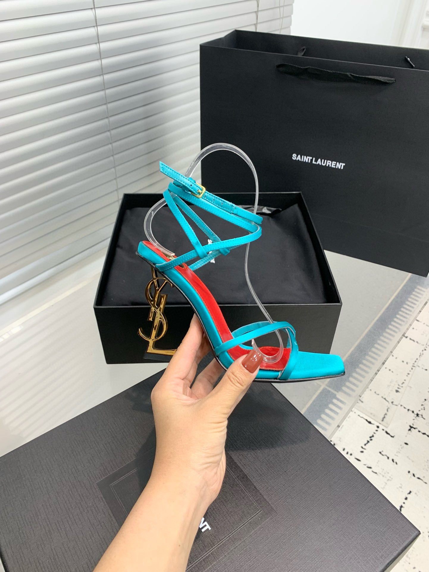 SL HEELS