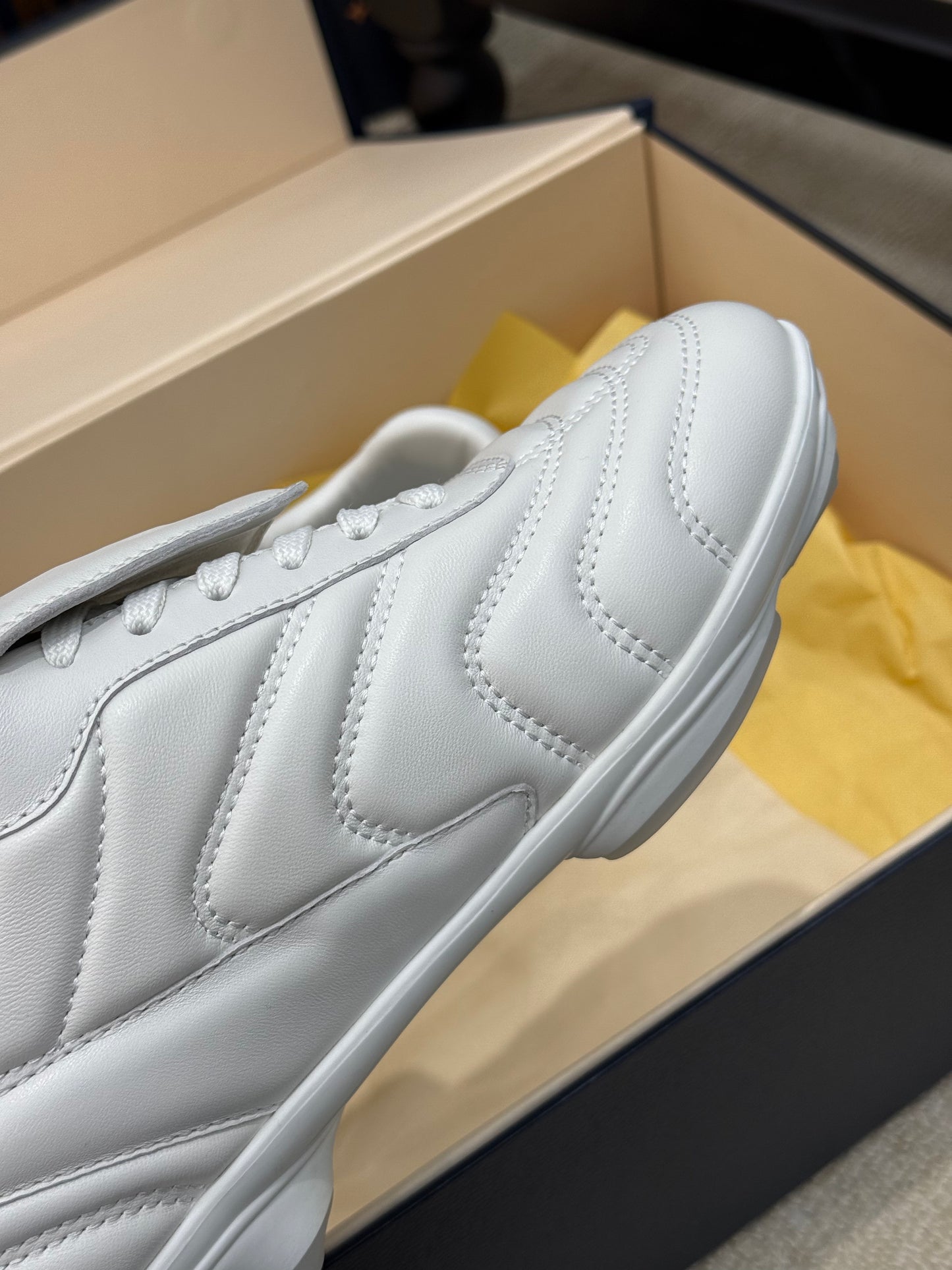 LOU FOOTPRINT SNEAKER