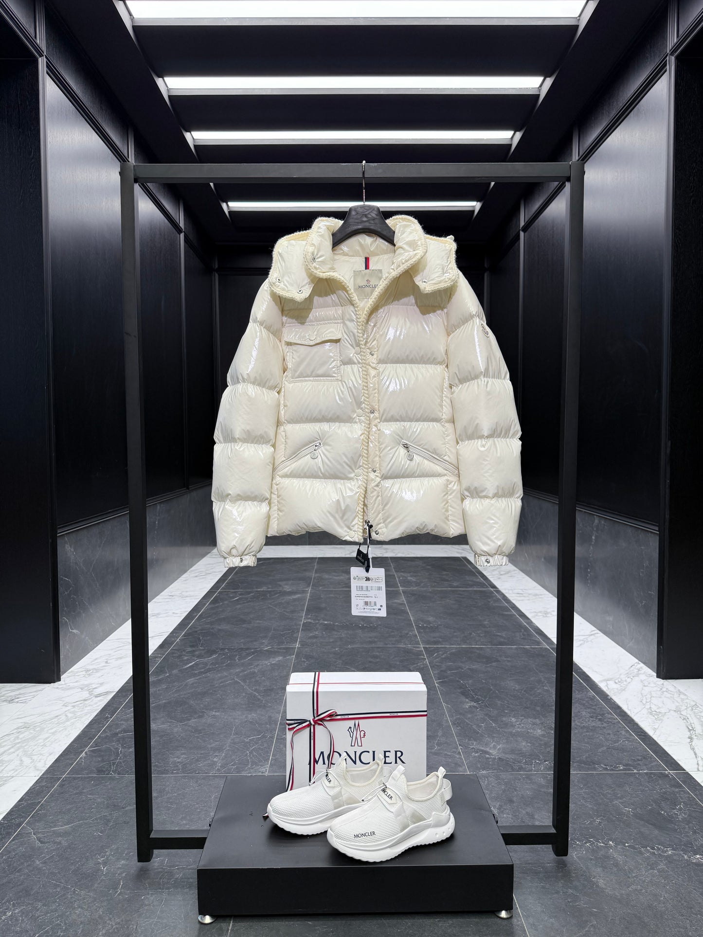 MONC GLAREINS JACKET