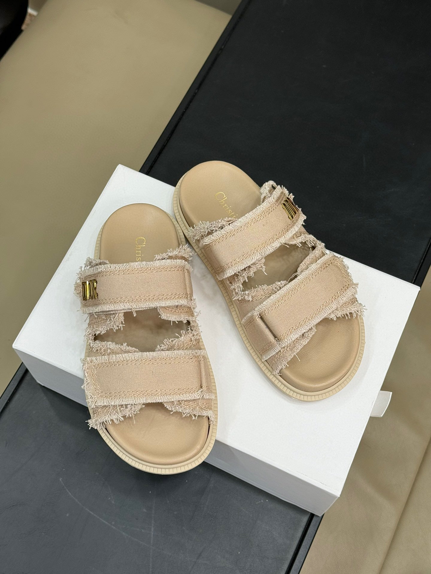 CD SANDALS