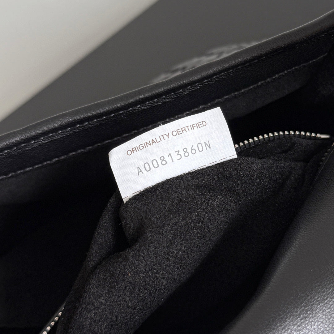 BOTT V VENETO FLAP MESSENGER BAG