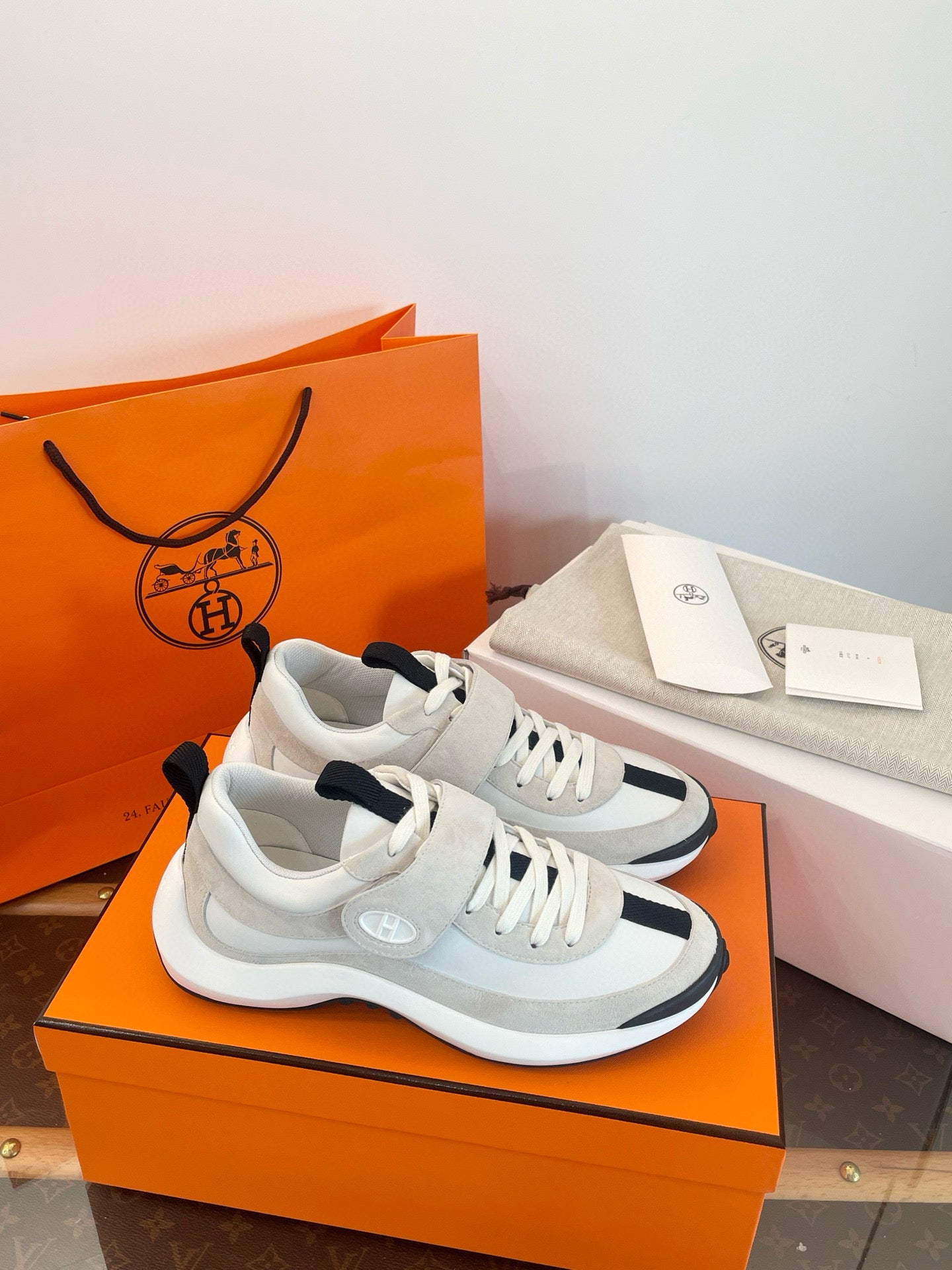 HERM LOOP SNEAKER
