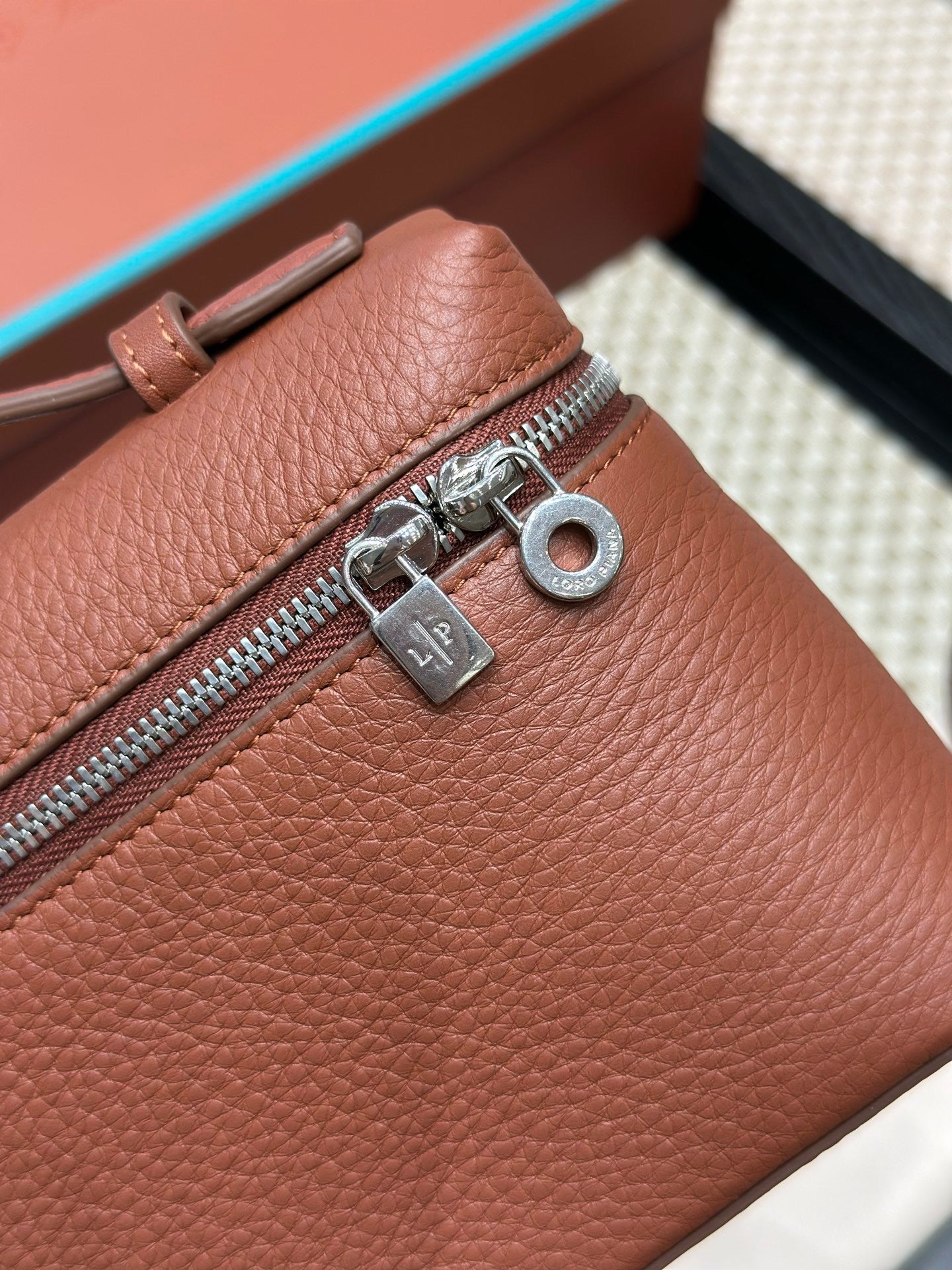 LORO P EXTRA POCKET L19 BAG