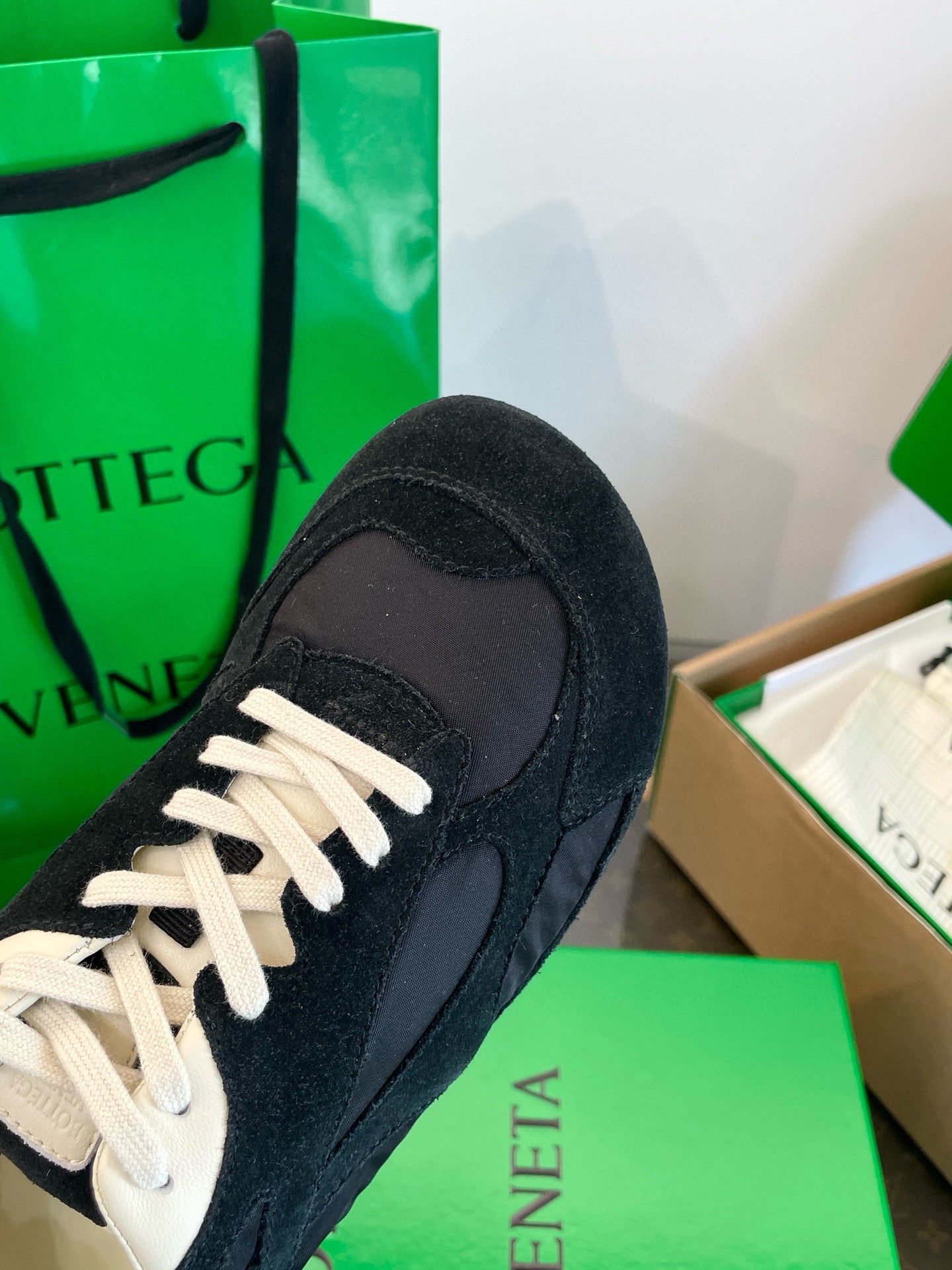 BOTT V ORBIT SNEAKER