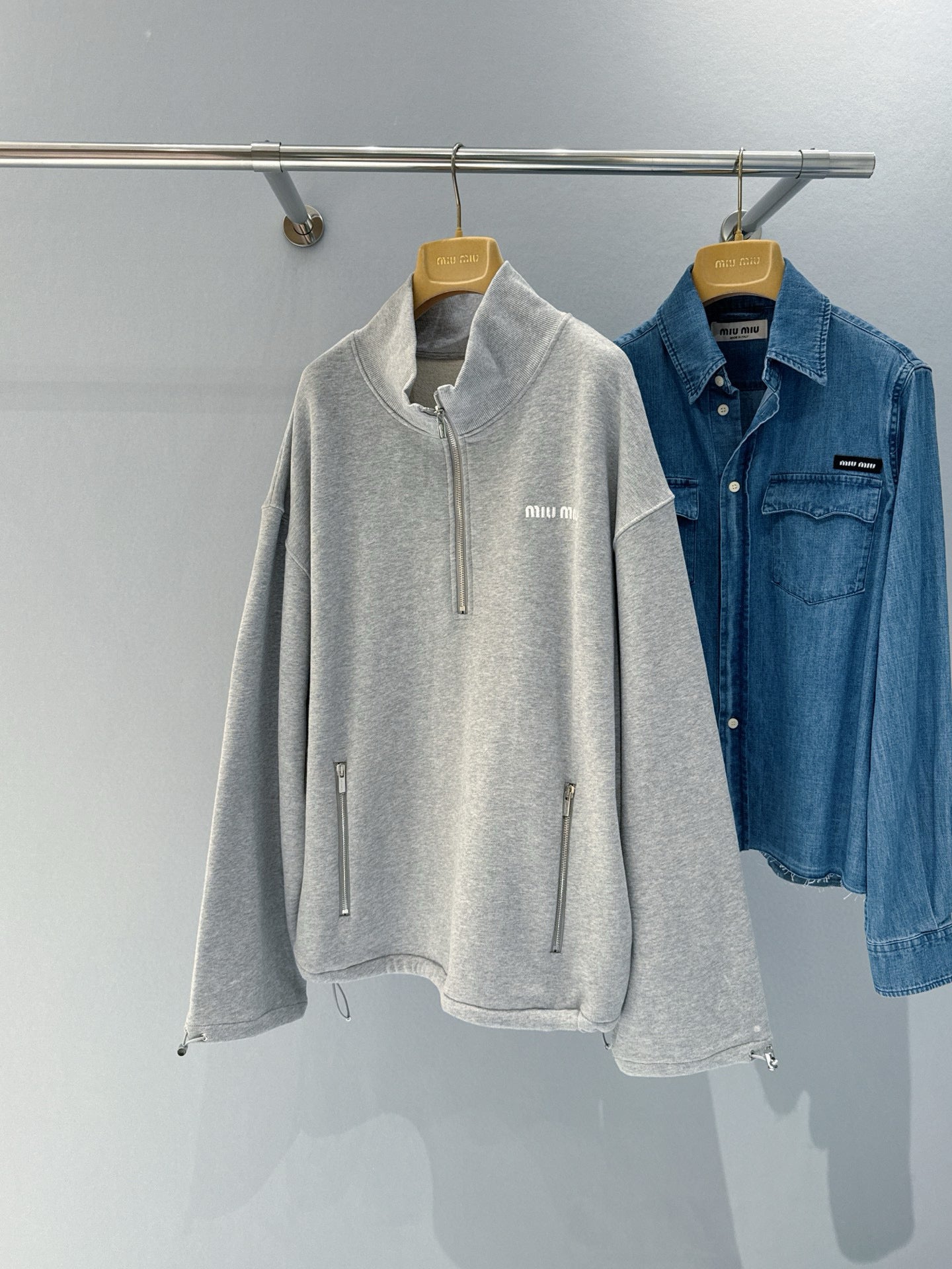 MIU M SWEATSHIRT