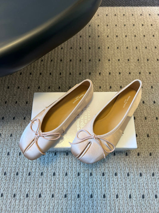 MAISON M TABI BALLET FLATS