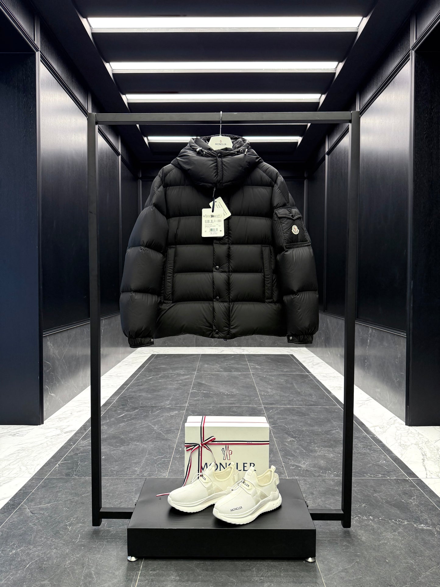 MONC VEZERE JACKET