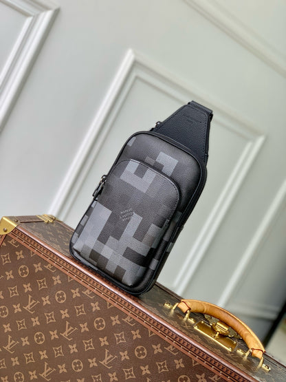 LOU AVENUE SLINGBAG