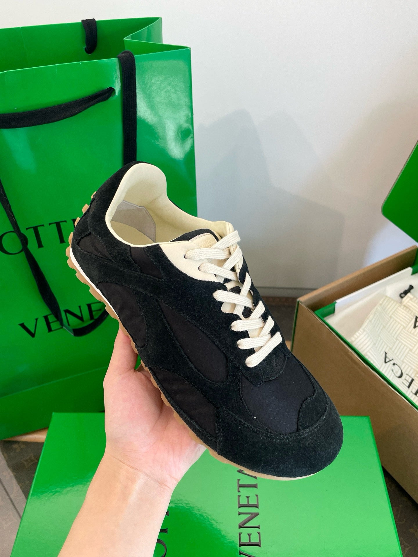 BOTT V ORBIT SNEAKER