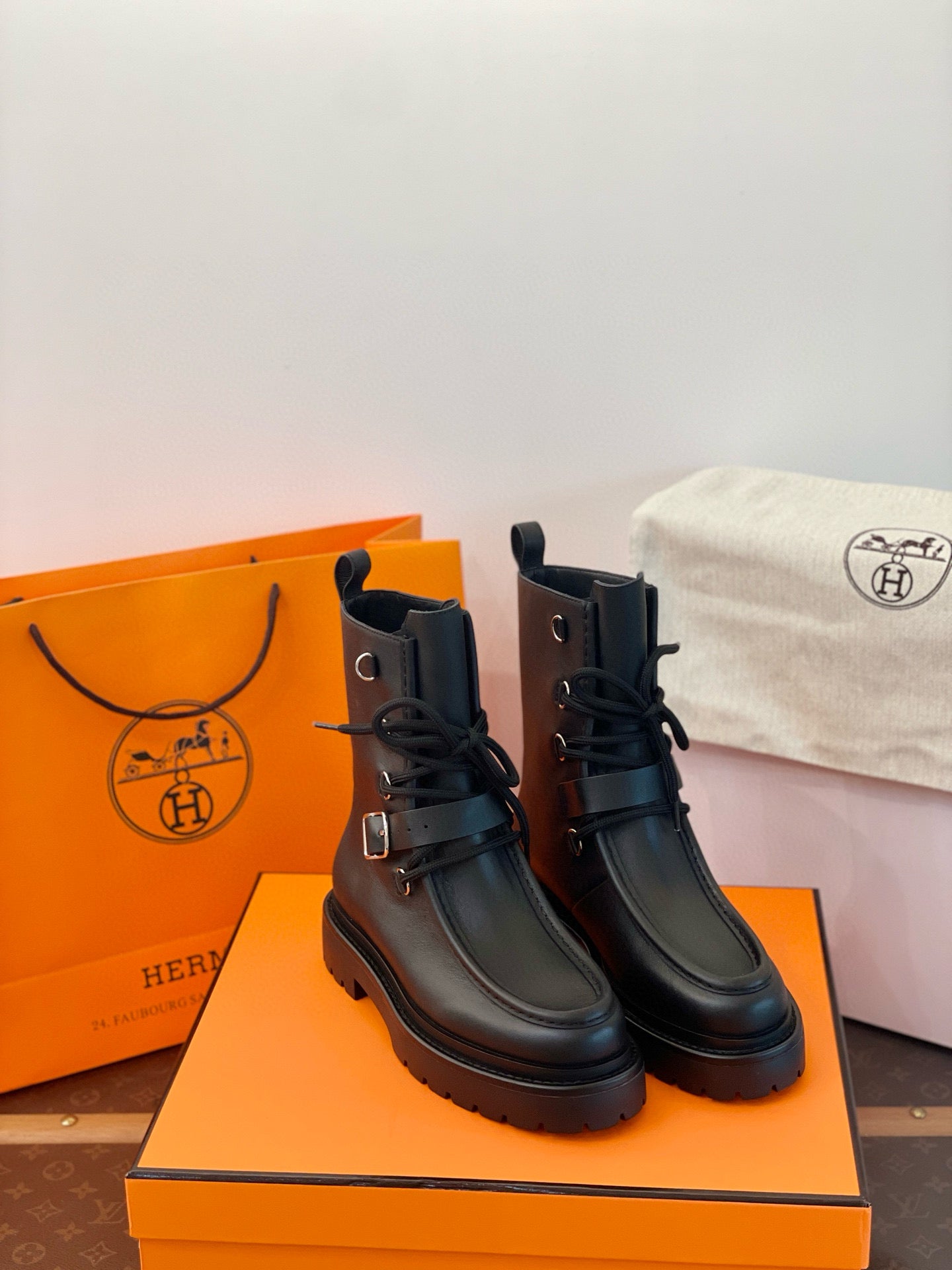 HERM LAND BOOTS