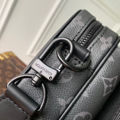 LOU STEAMER MESSENGER BAG
