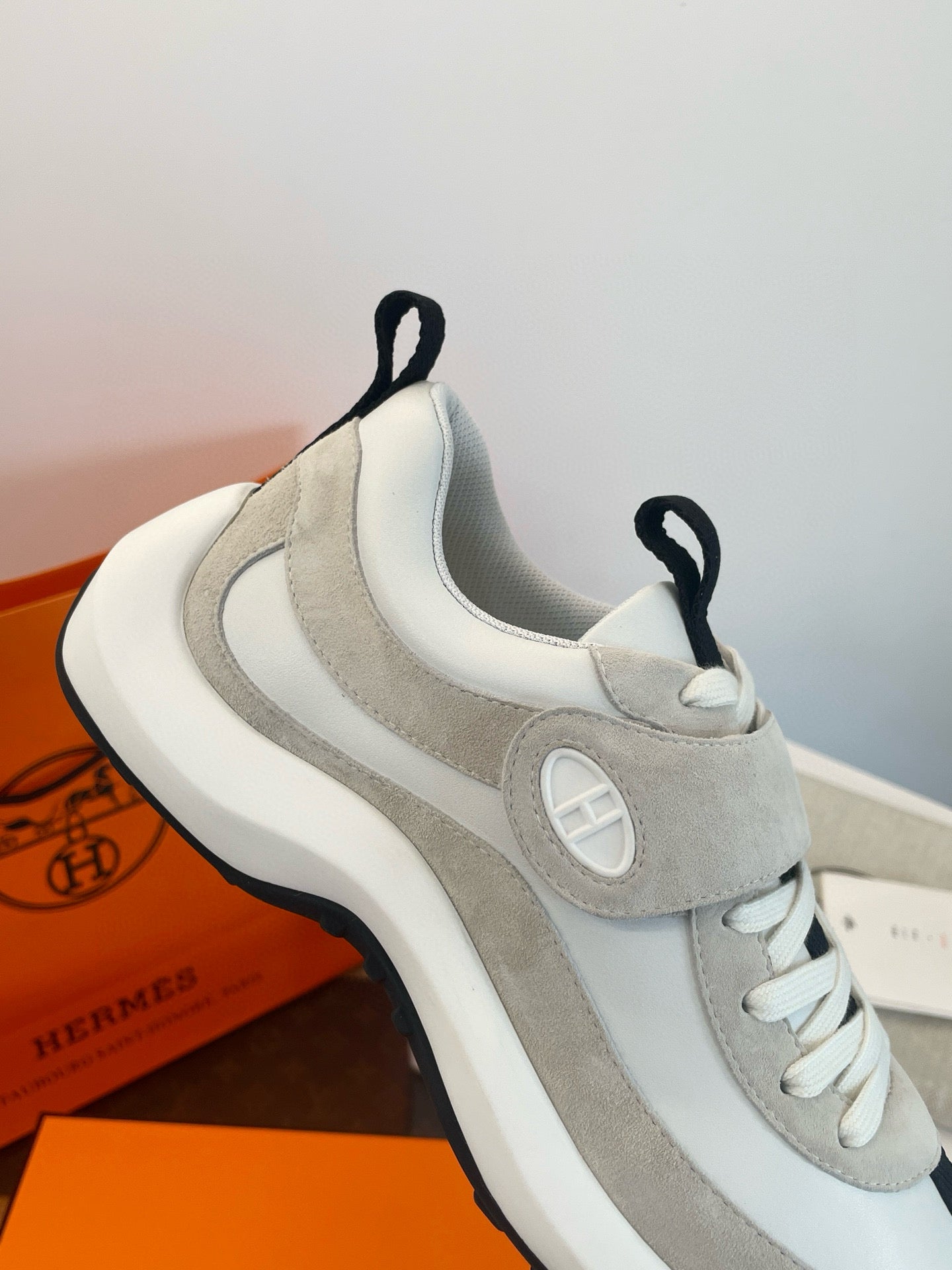 HERM LOOP SNEAKER