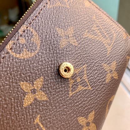 LOU VICTORINE WALLET