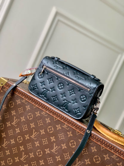 LOU POCHETTE METIS EAST WEST BAG