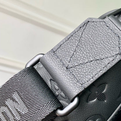 LOU PULSE MESSENGER BAG