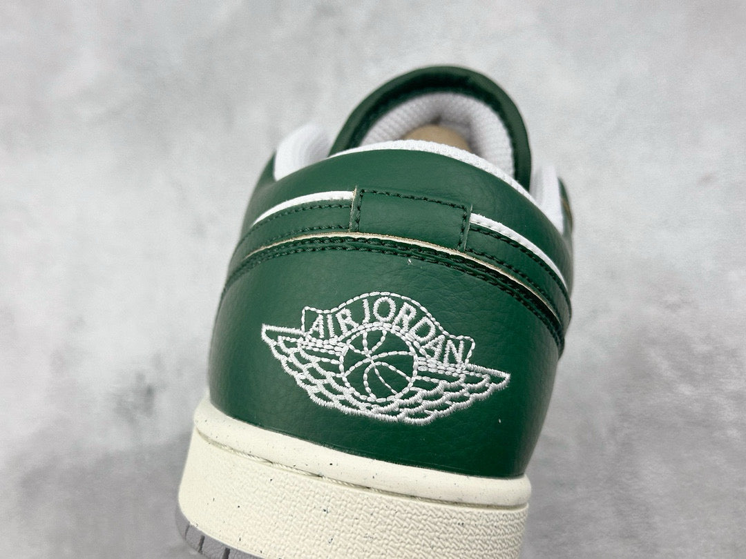 NIKE JORDAN 1 TRAINERS