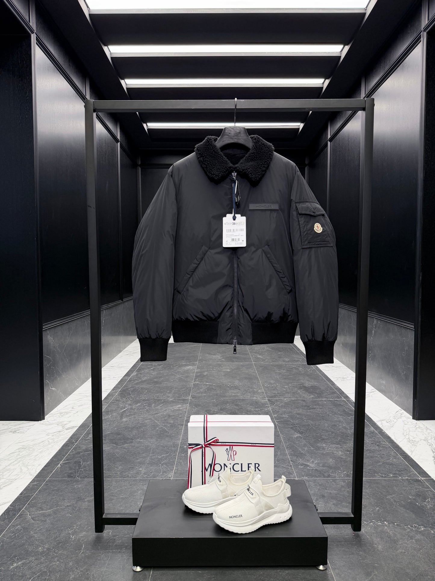MONC MAULEVRIER JACKET