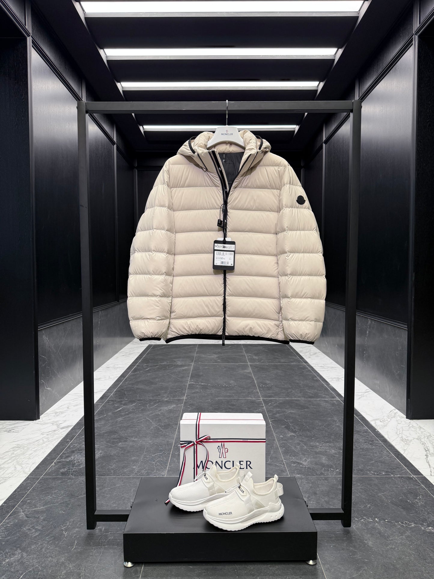 MONC JELUZ JACKET