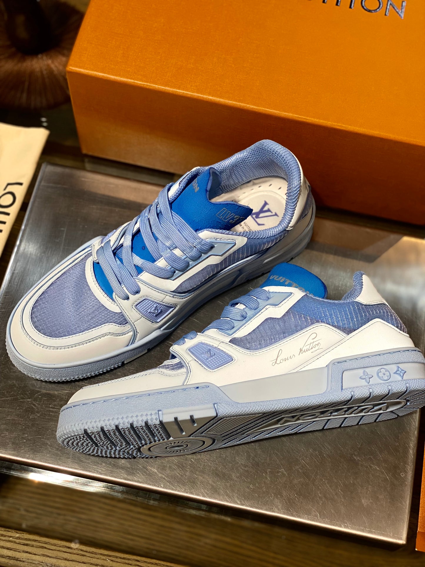 LOU SNEAKERS