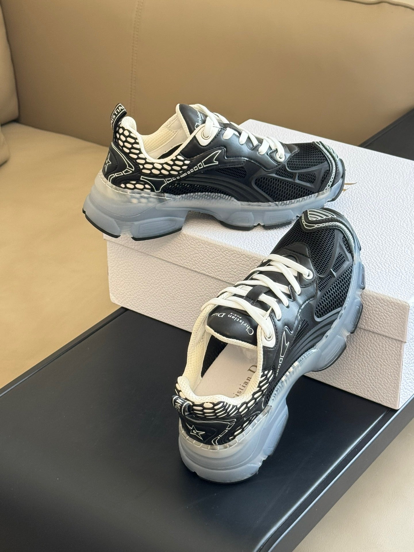 CD VIBE SNEAKERS