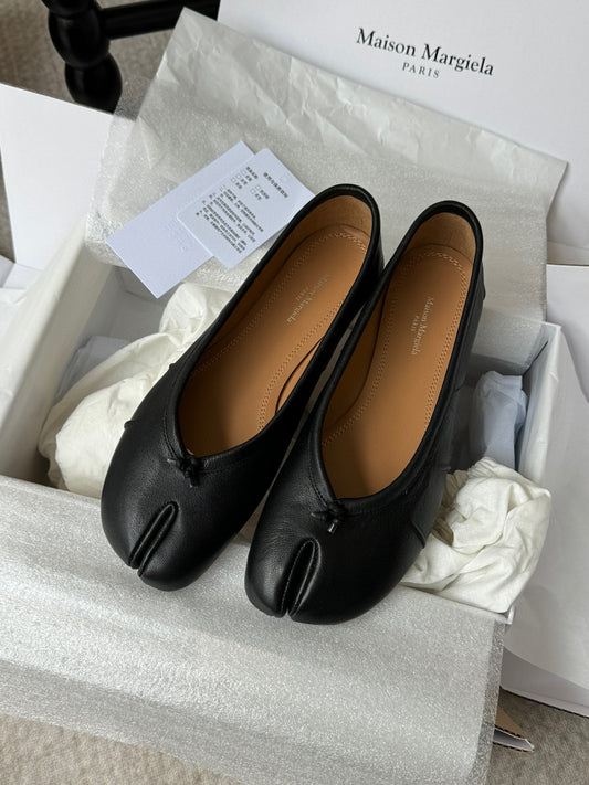 MAISON M TABI BALLET FLATS