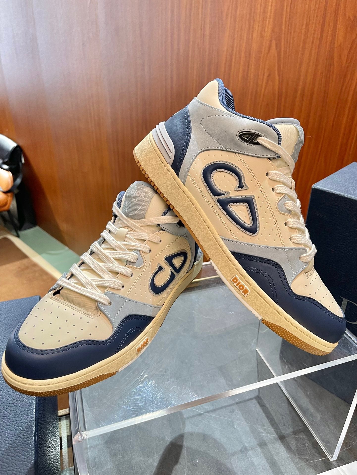 CD B57 SNEAKER