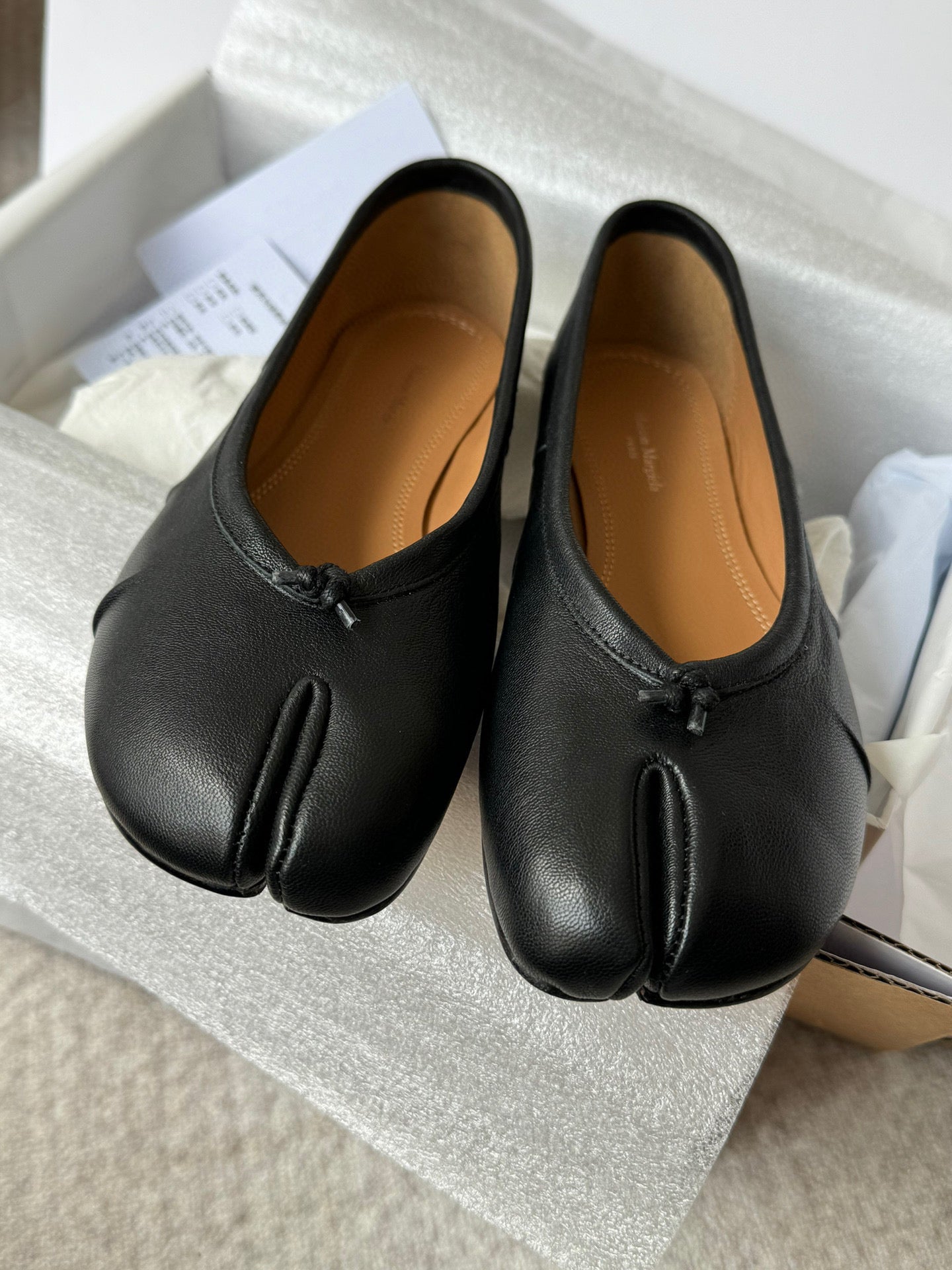 MAISON M TABI BALLET FLATS