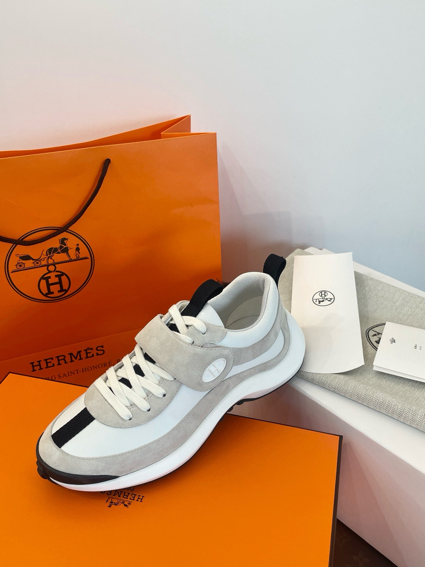 HERM LOOP SNEAKER