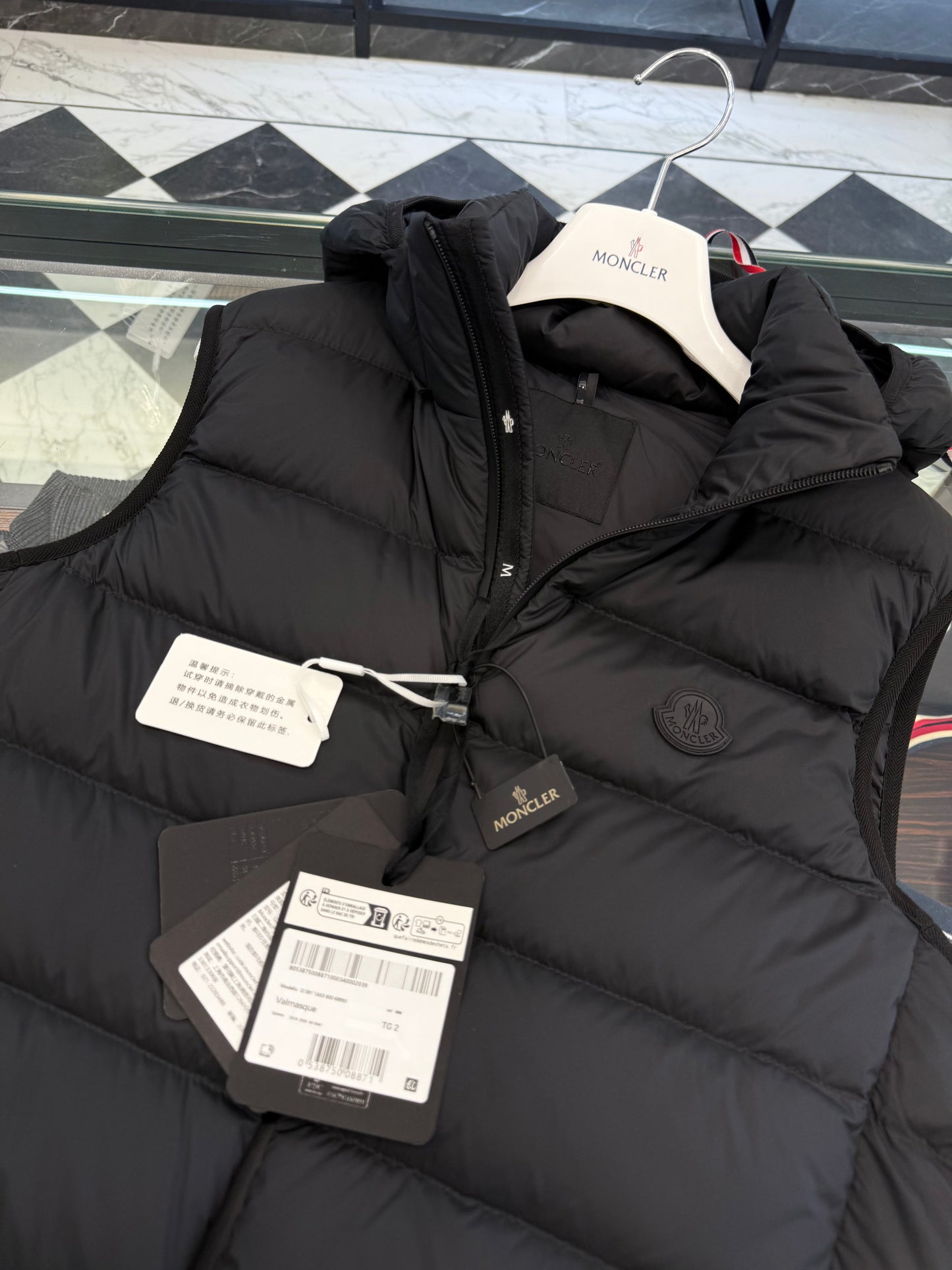 MONC VALMASQUE VEST