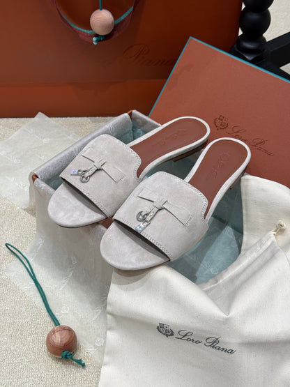 LORO P SUMMER CHARM SLIPPER