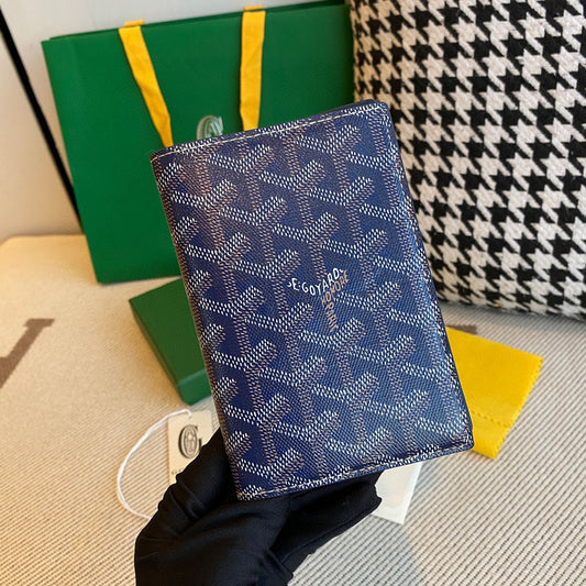 GOYA GRENELLE PASSPORT COVER