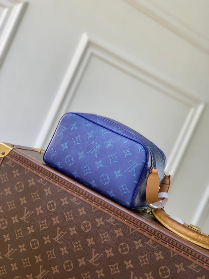 LOU DOPP KIT TOILETRY BAG