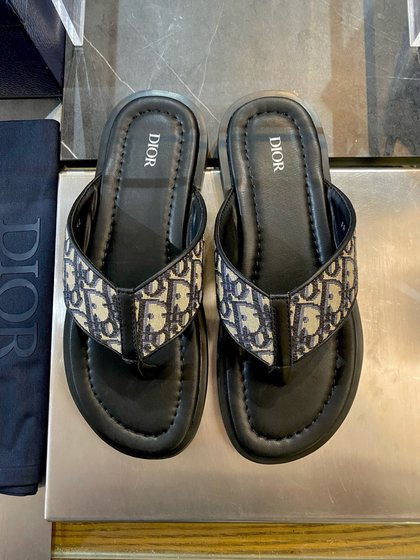 CD ALIAS SANDALS