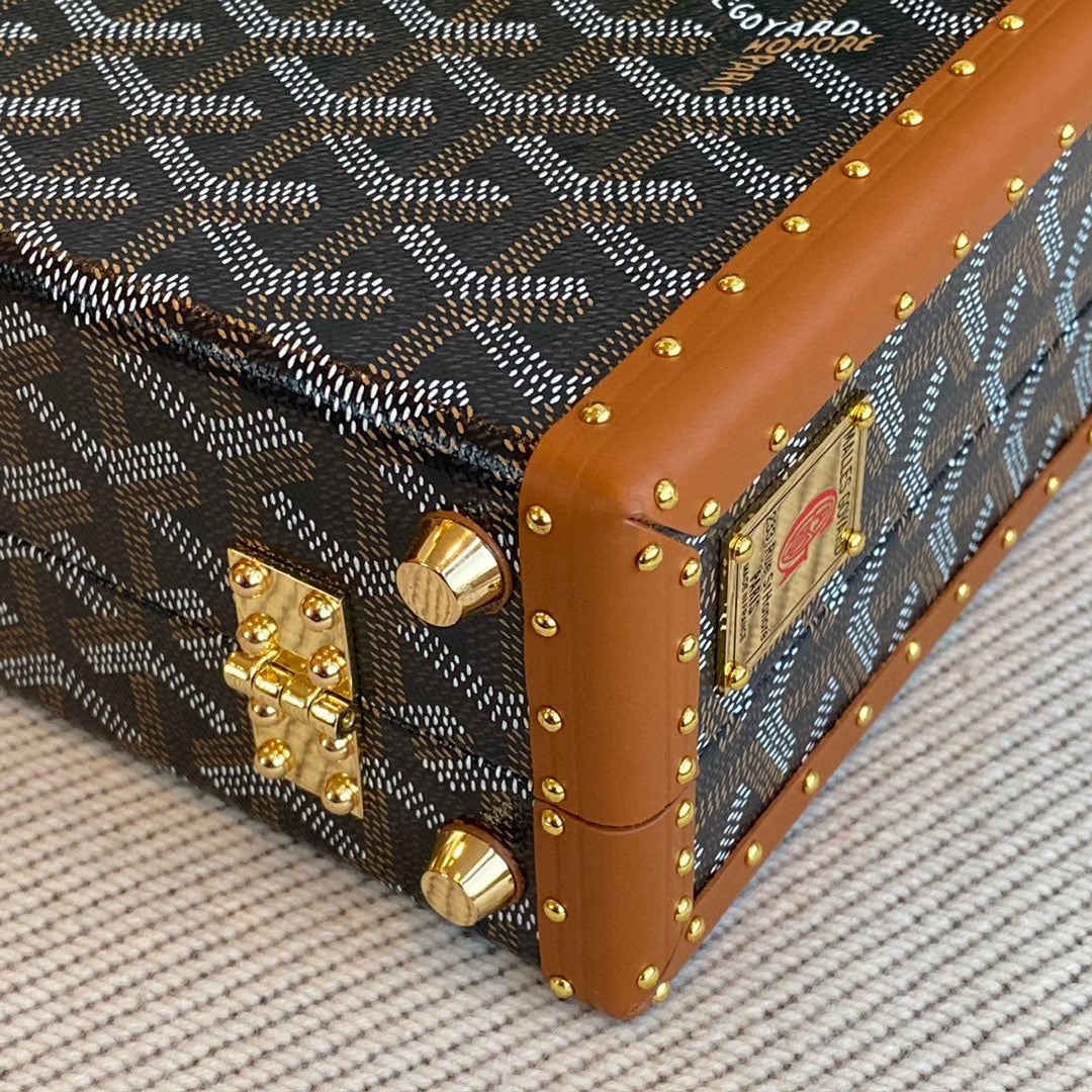 GOYA GRAND HOTEL TRUNK BAG