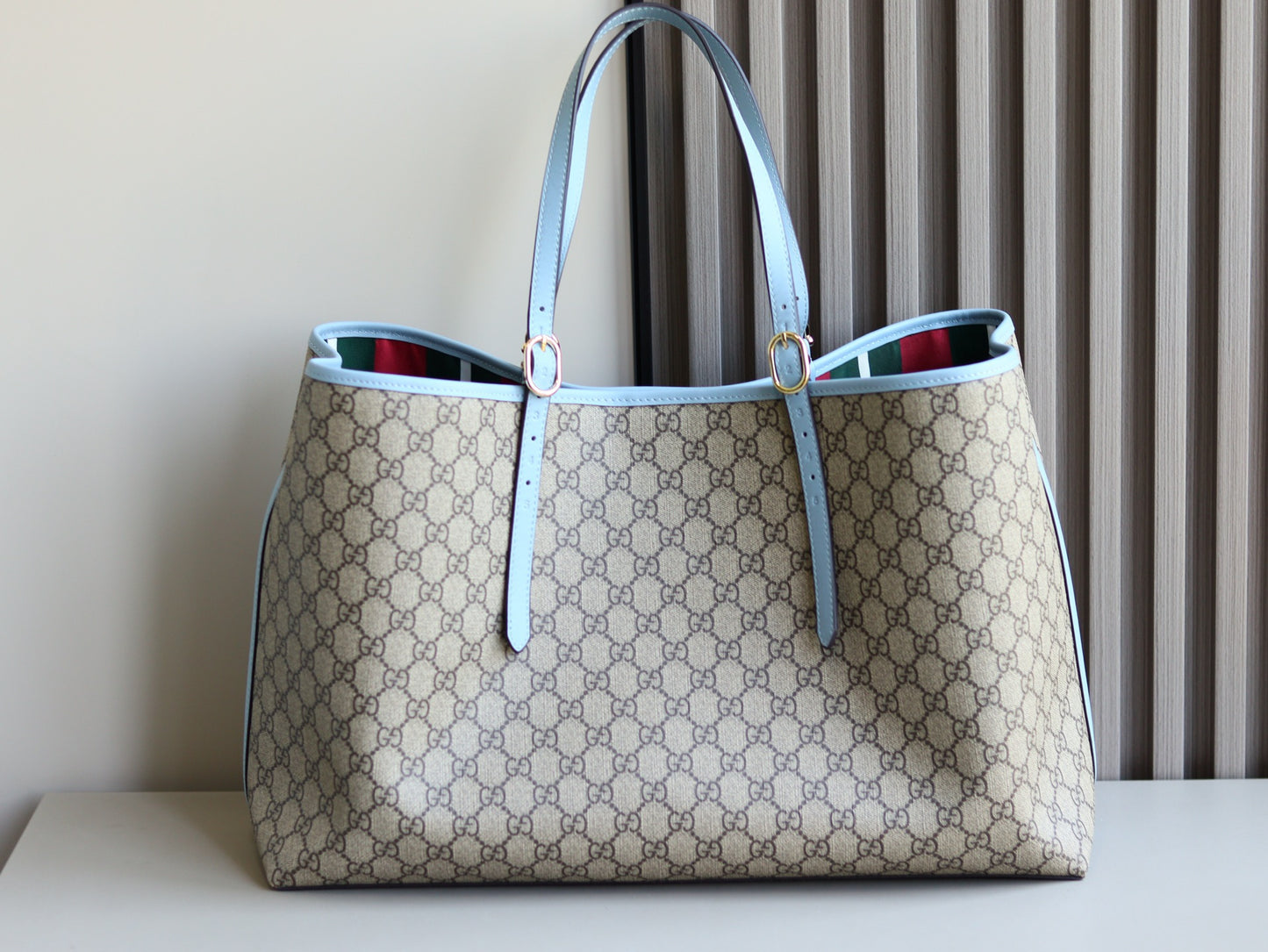 GG EMBLEM MAXI TOTE BAG