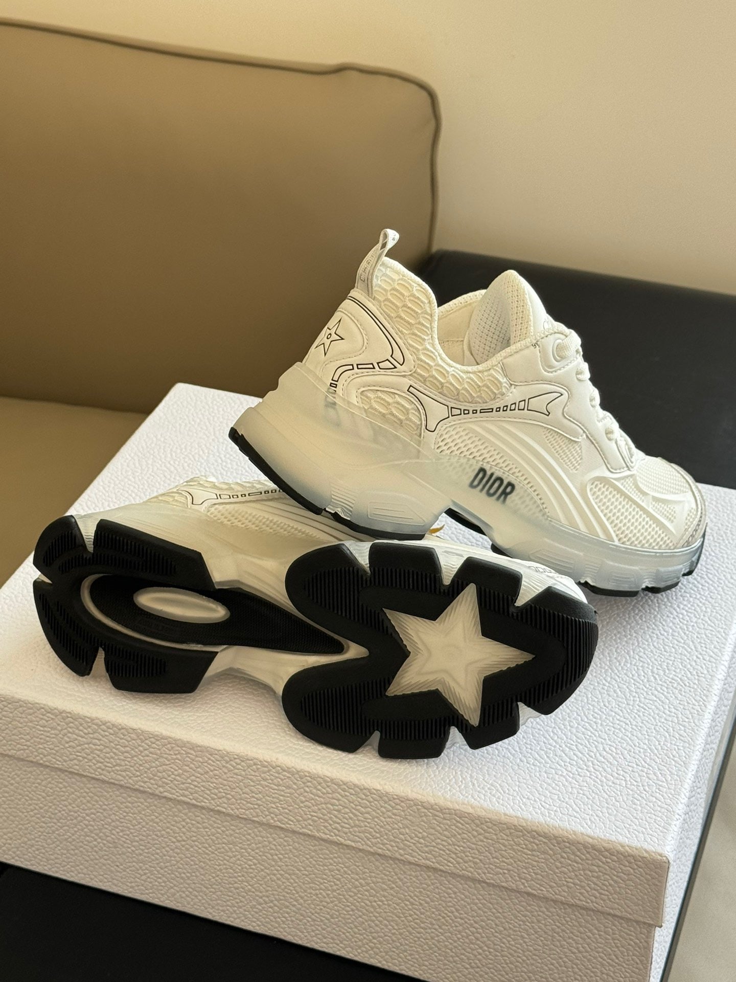 CD VIBE SNEAKERS