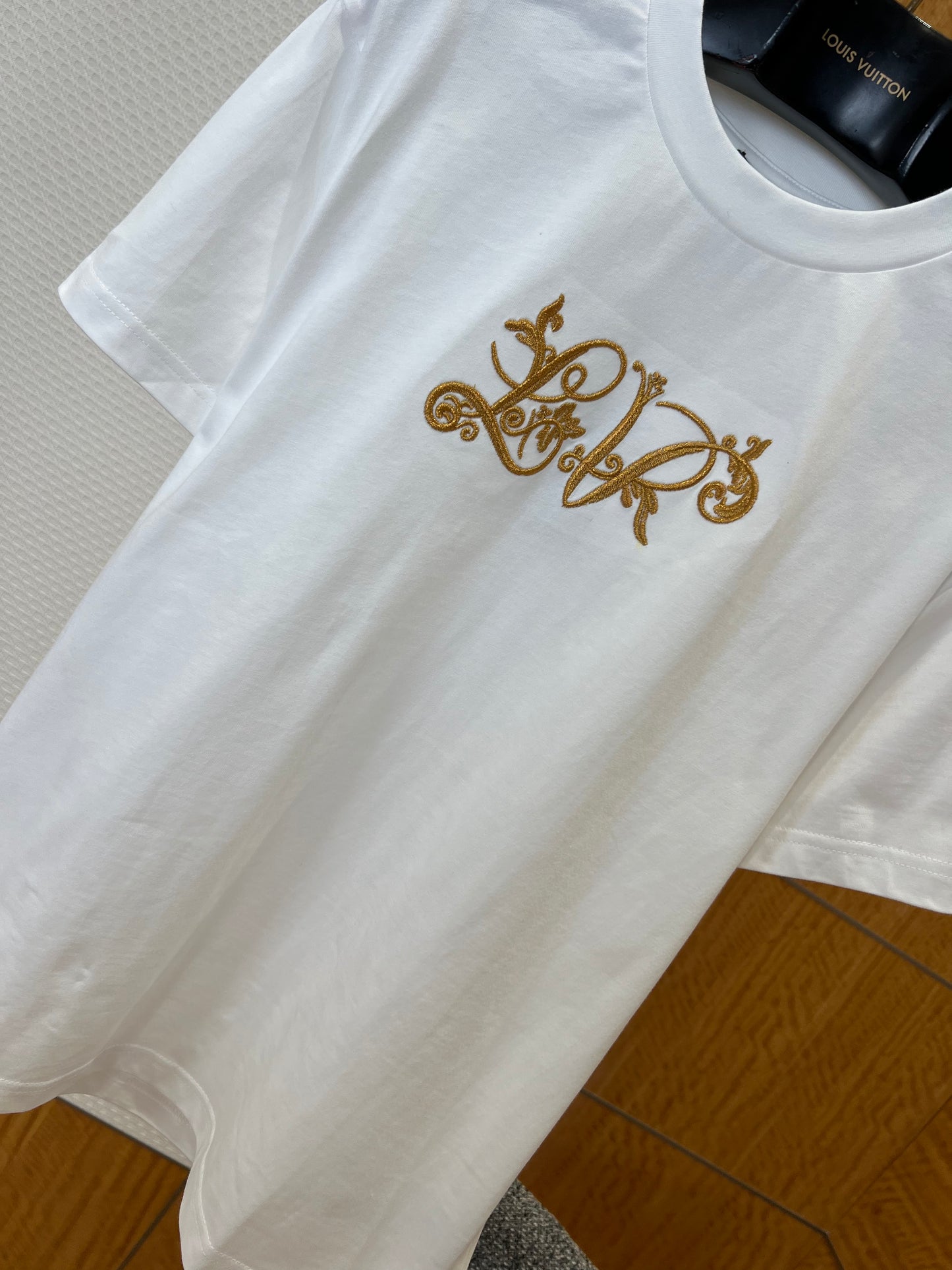 LOU T-SHIRT