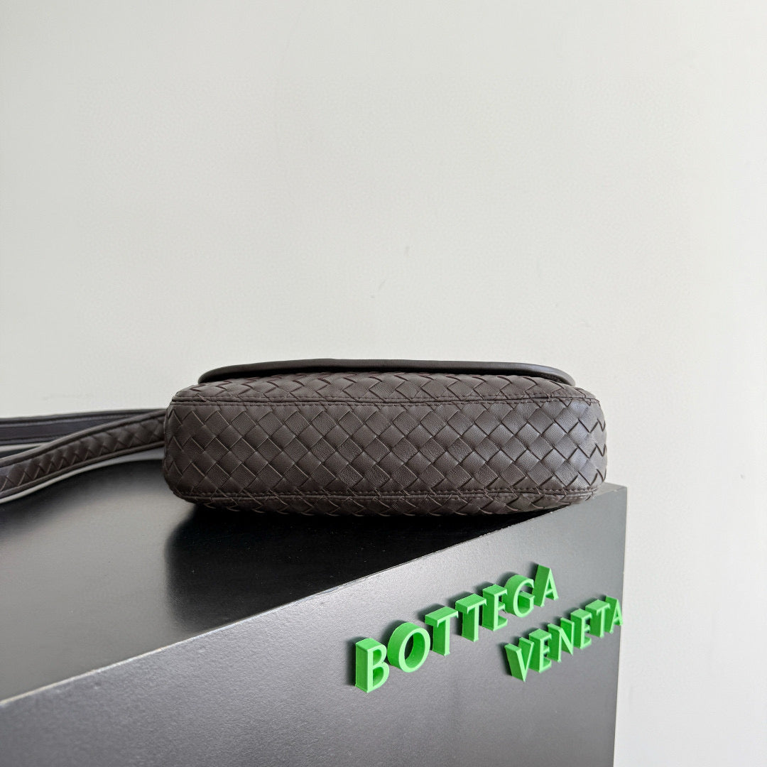 BOTT V VENETO FLAP MESSENGER BAG