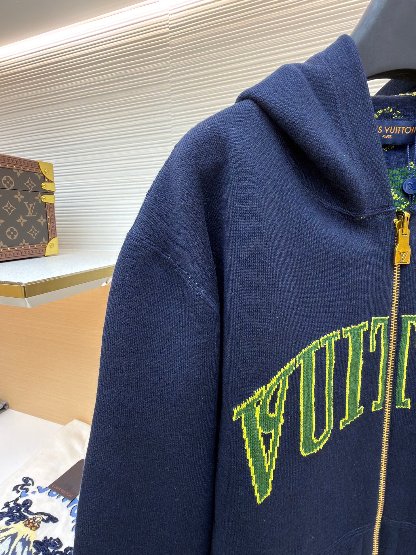 LOU ZIP HOODIE