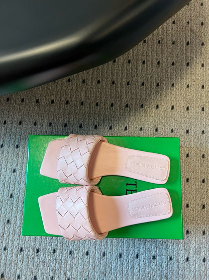 BOTT V SANDALS