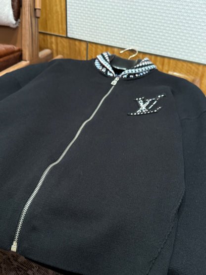 LOU ZIP SWEATSHIRT