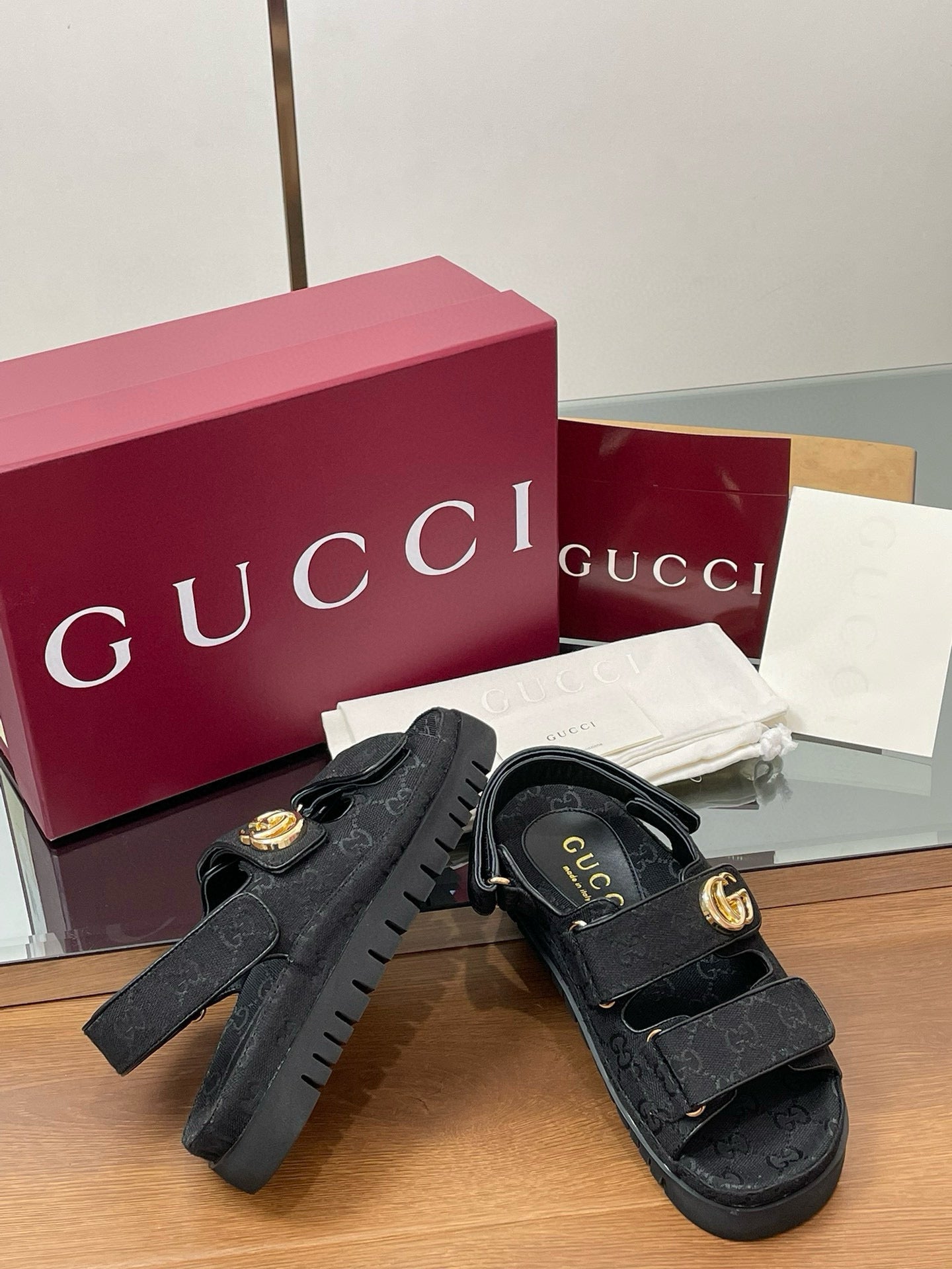 GG SANDALS