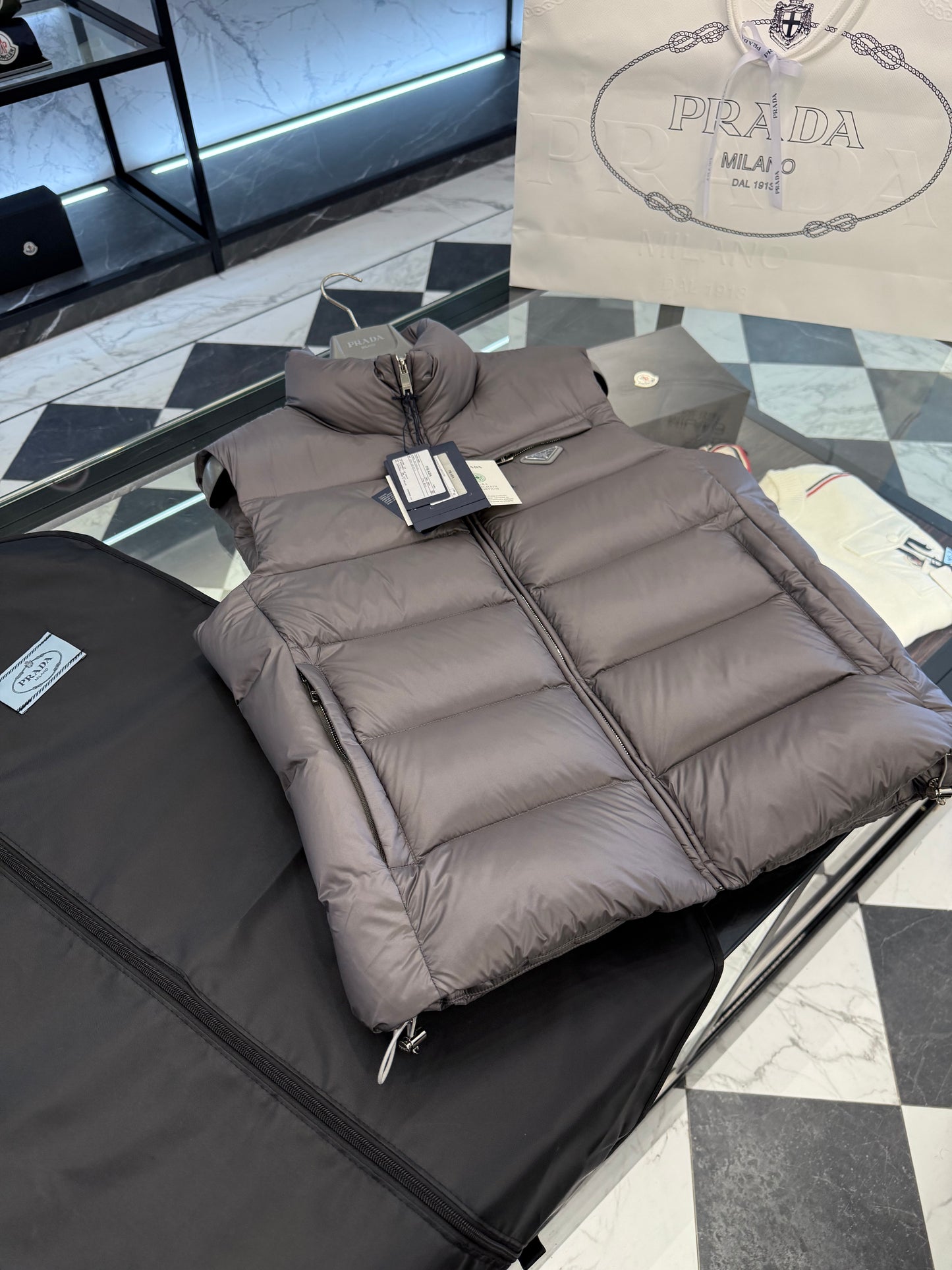 PD VEST