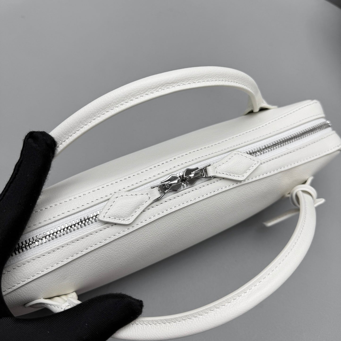 ALAIA LE TECKEL CLUTCH