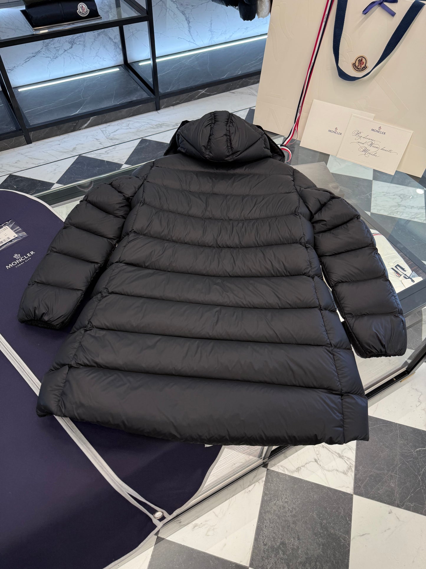 MONC SUYENNE COAT